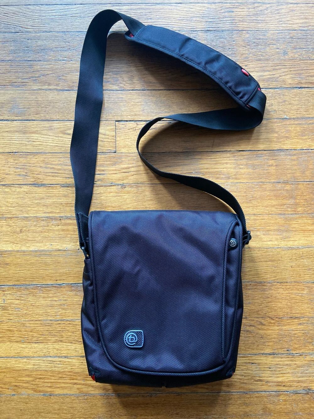 BOOQ Taipan Shadow XS Black Padded Crossbody Travel Bag